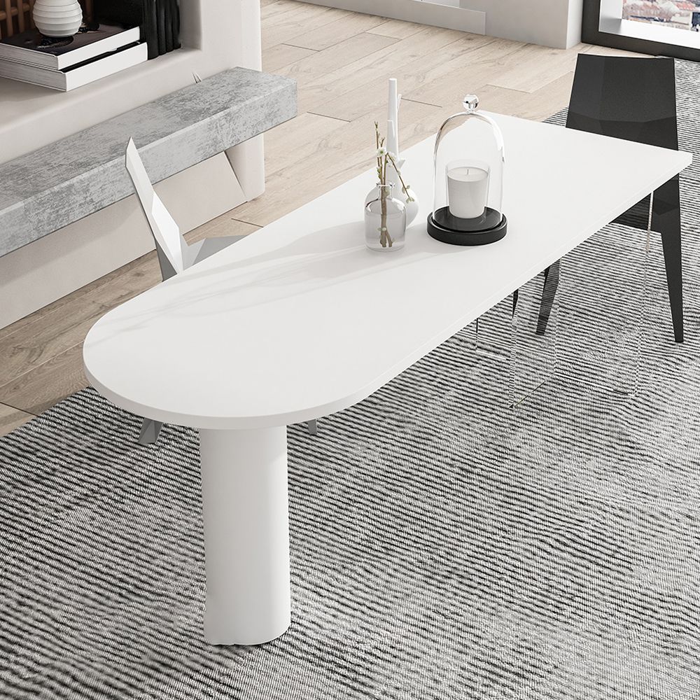 Esstisch im modernen Stil mit Holzplatte für das Esszimmer