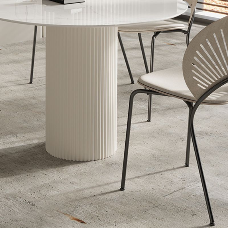 Eettafel met stenen blad in vrije vorm voor thuis, eigentijdse witte dinettetafel