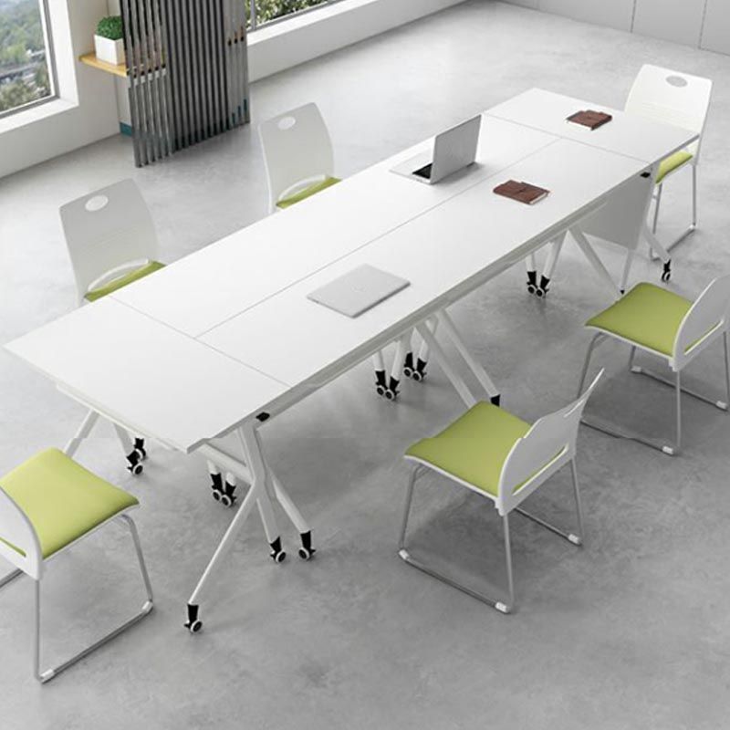 Scrivania rettangolare di scrittura top in legno fabbricato naturale con ruote a tracota