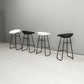 Taburete de bar de metal de estilo moderno, taburete de plástico con respaldo bajo para restaurante