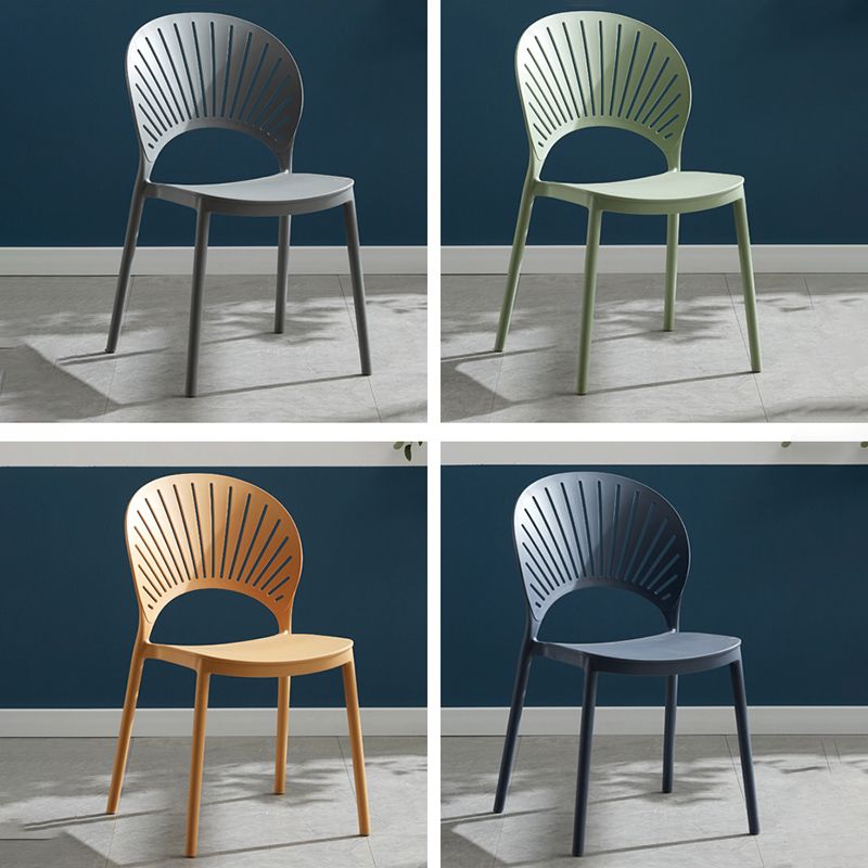 Stapelbare armloze eetkamerstoel Scandinavische plastic eetkamerstoelen