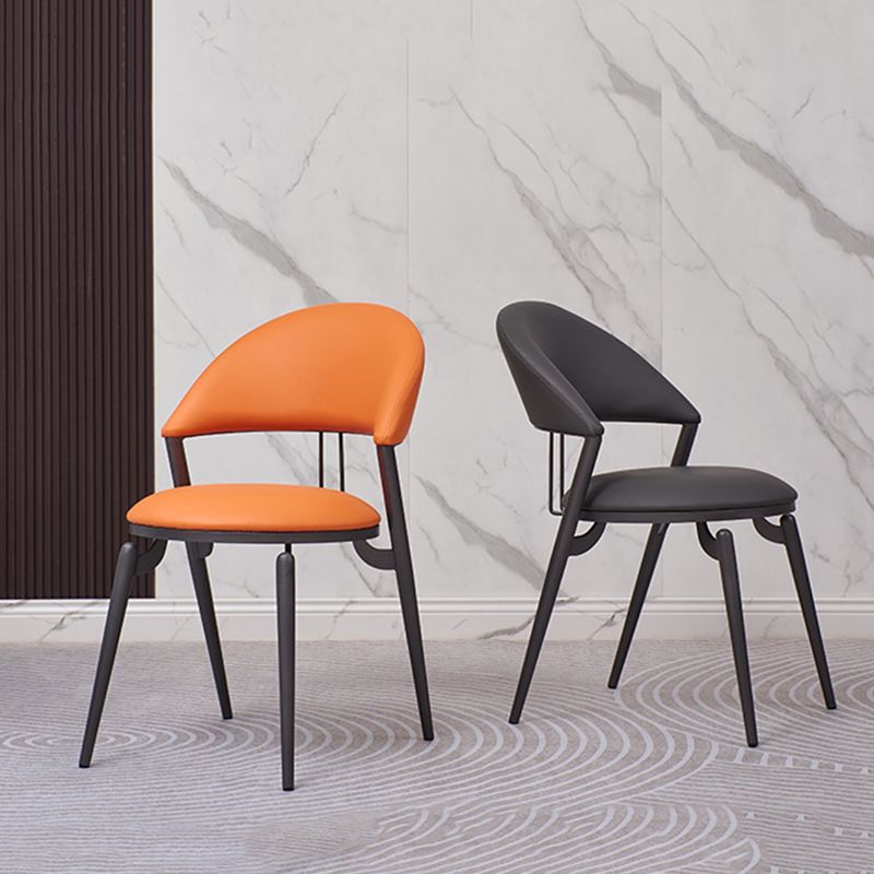 Metaal industriële eetkamerstoel matte afwerking open achterkant stoel