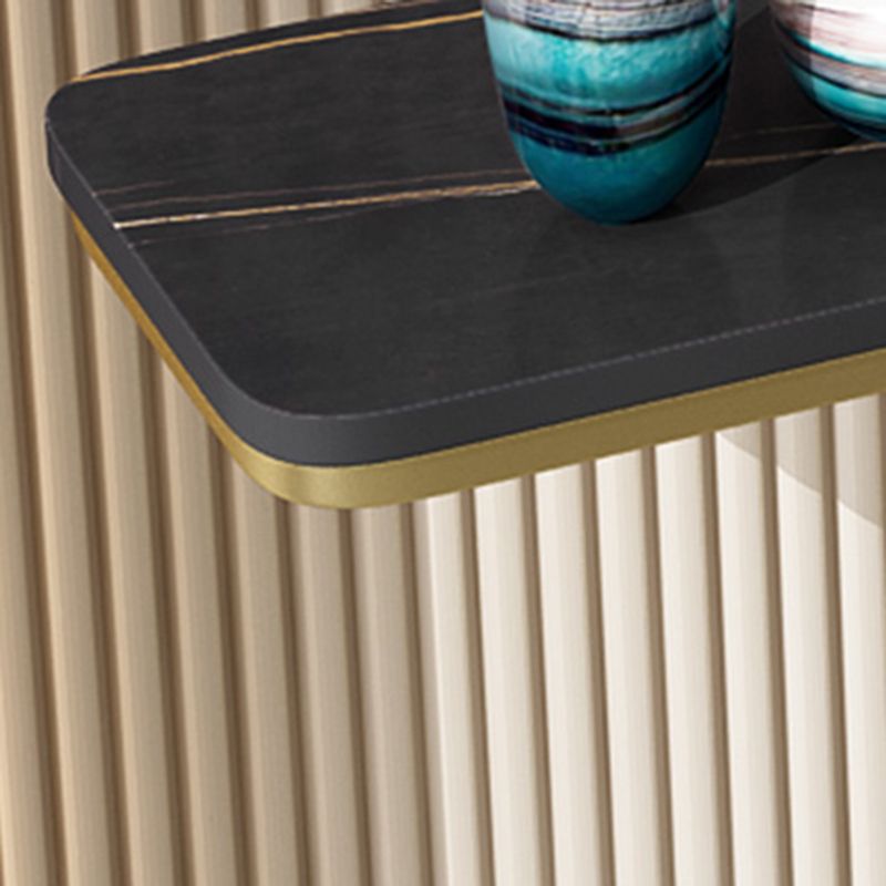 Tavolo accento superiore rettangolo in stile glam con base di ferro e top in pietra