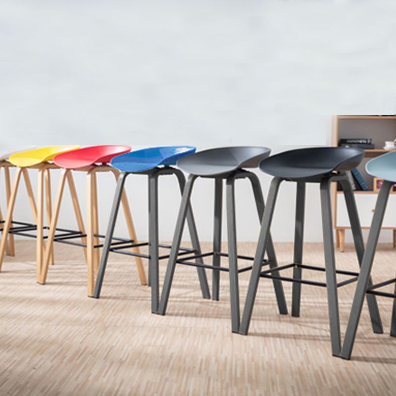 Modern Plastic and Metal Counter Stool Footrest Bucket Backrest Counter-height Stool