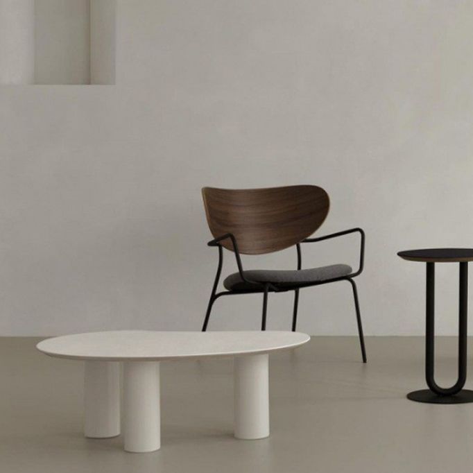 Mesa de centro escandinava de madera y metal Mesa de cóctel con tapa irregular y 3 patas