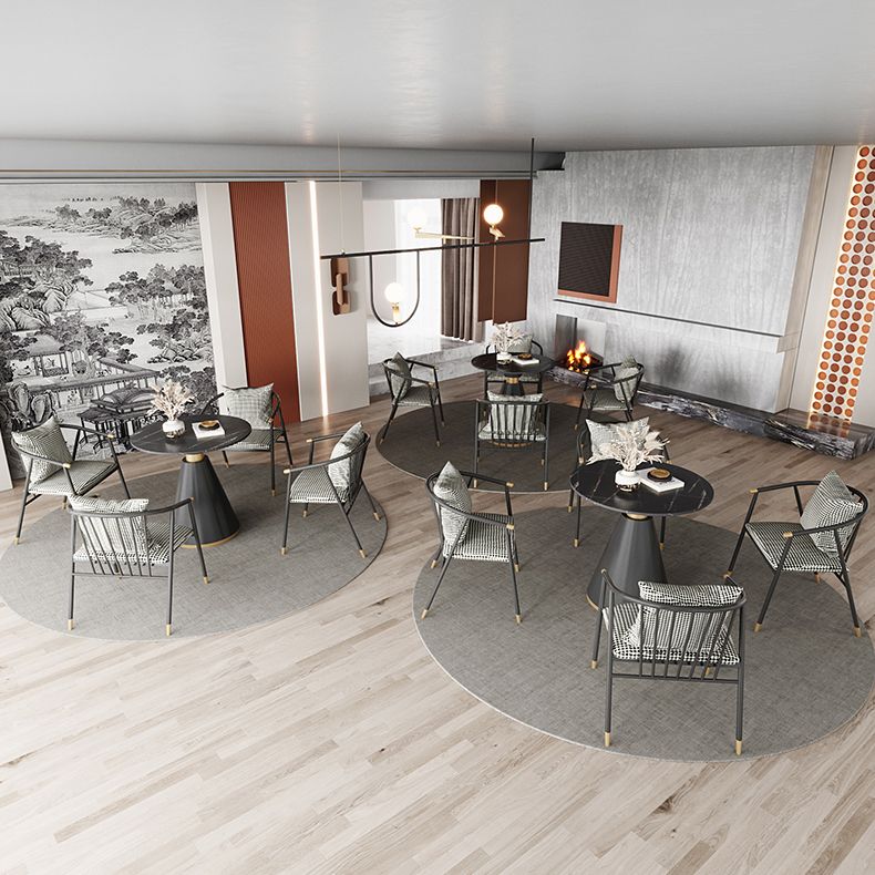 Mesa de piedra sinterizada de metal moderna redonda de piedra sinterizada con base de pedestal negro