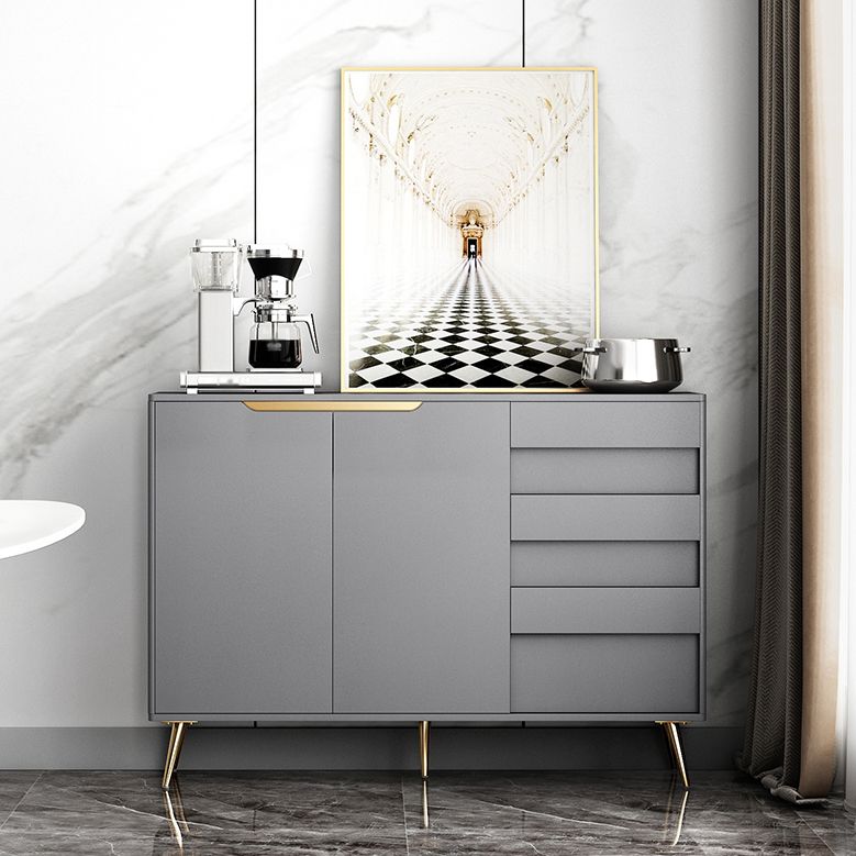 Credenza in legno ingegnerizzato a 3 cassetti ingegneri moderni rilancio regolabili per soggiorno