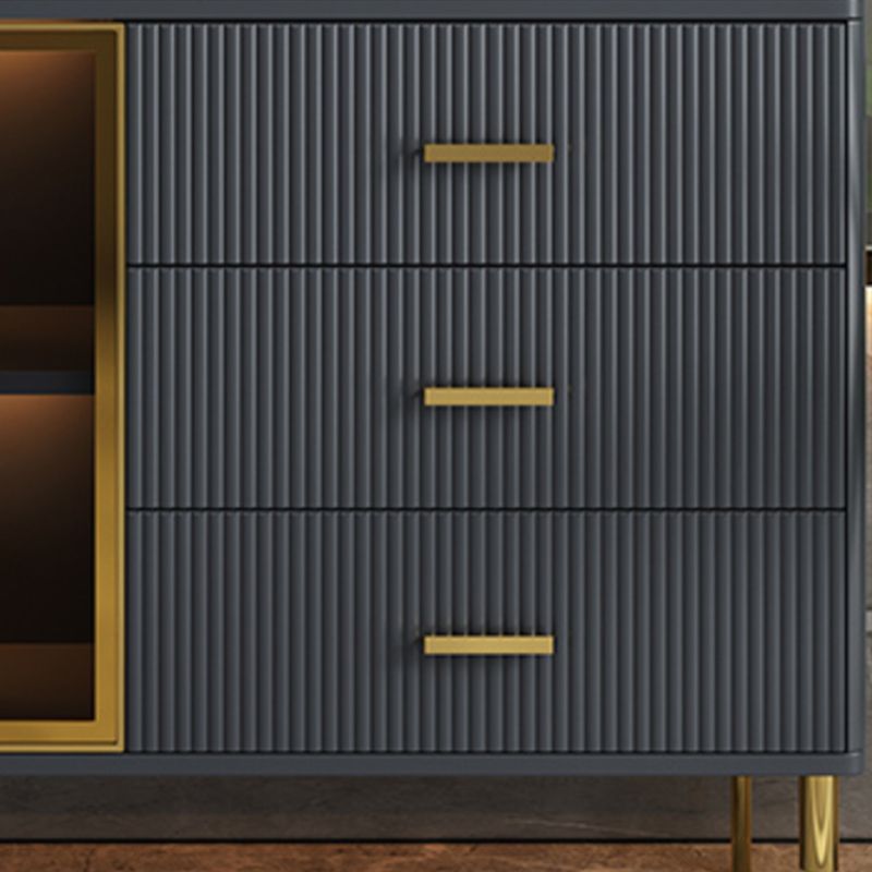 Table du buffet en bois et en pierre avec tiroirs serveur de restauration glamour