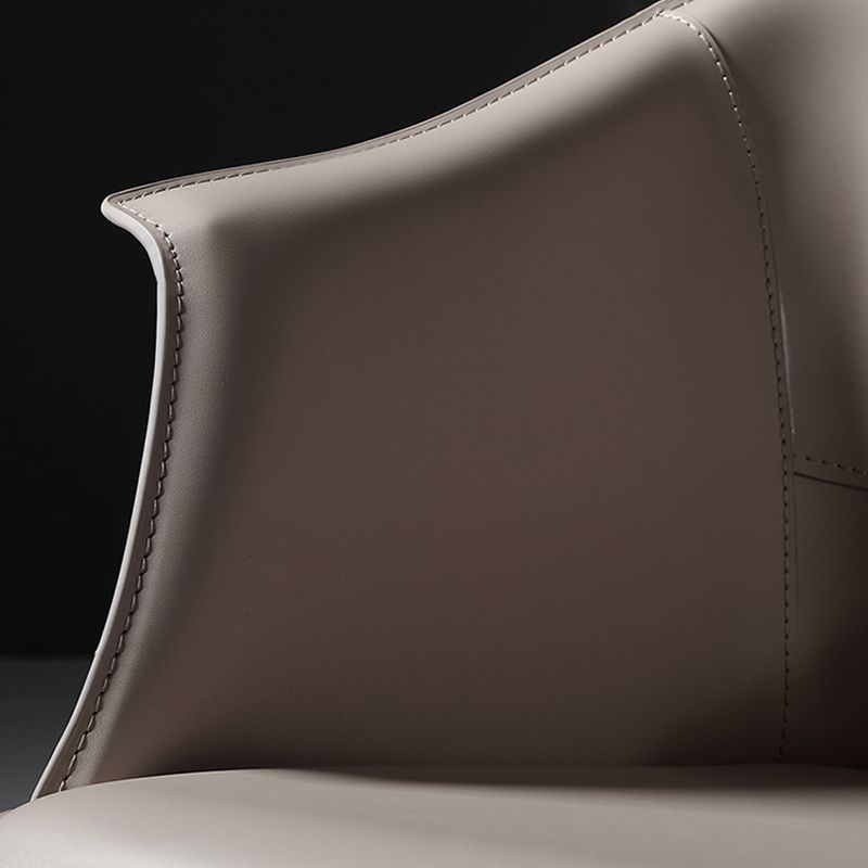 Silla del lado moderno de cuero con brazos Silla de comedor de acabado mate