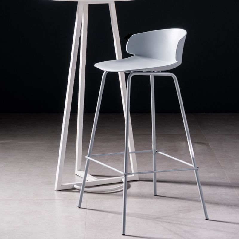 Contemporary Style Bar Stool Plastic Counter Bar Stool with Metal Legs Clearhalo 'Bar Furniture' 'Bar Stools' 'bar_stools' 'furn' 'furn_bar_stools' 'Furniture' 'furniture_bar_stools' 'Kitchen & Dining Furniture' 1200x1200_f8905c08-49d7-433c-a8c9-5ee215f45c86