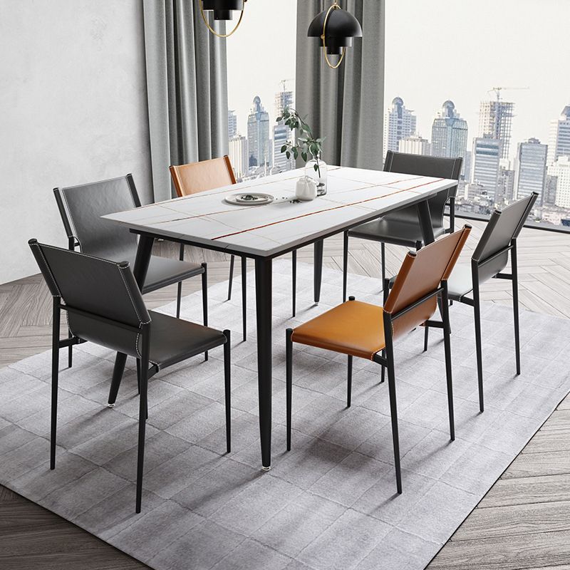 Chaises de salle à manger en cuir industriel chaises latérales sans bras avec des jambes en métal pour un usage domestique