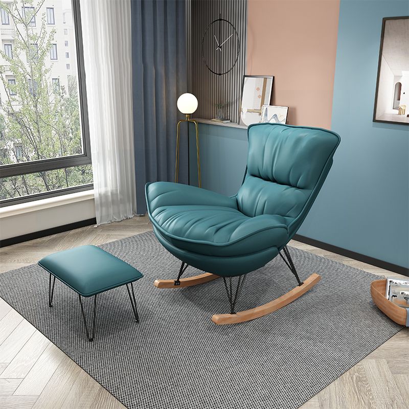 Magnifique chaise à bascule à bascule en cuir faux en cuir pour le salon