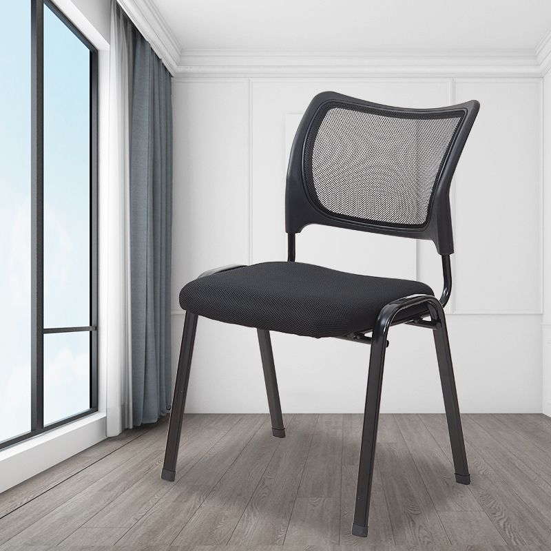 Silla de escritorio de malla baja sin ruedas silla de conferencia de armas fijas