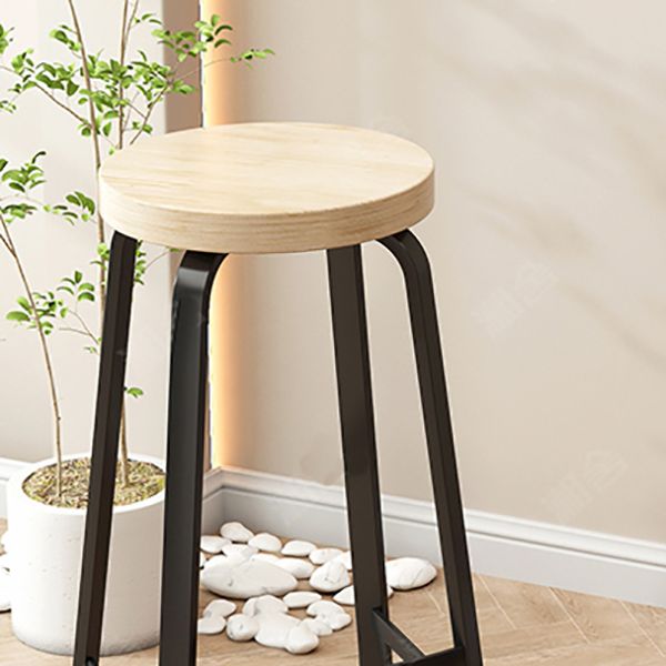 Tabourets de comptoir empilables modernes tabourets de bar sans dos pour restaurant