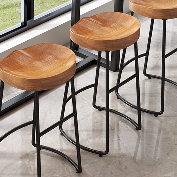 Modern Armless Counter Stool Iron Cafe Bar Stool with Wooden Seat and Pedal Clearhalo 'Bar Furniture' 'Bar Stools' 'bar_stools' 'furn' 'furn_bar_stools' 'Furniture' 'furniture_bar_stools' 'Kitchen & Dining Furniture' 1200x1200_f9d27f73-0196-4d9e-8610-b125e39ab3b7