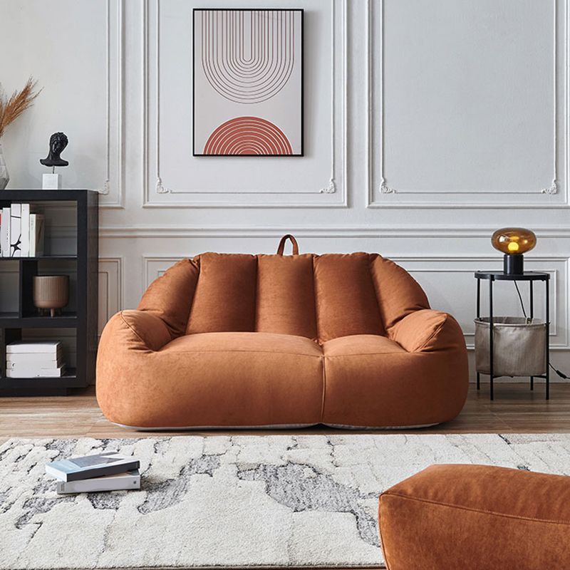 リビングルーム用のモダンなマイクロスエード湾曲フレアアームソファ27.55 "w