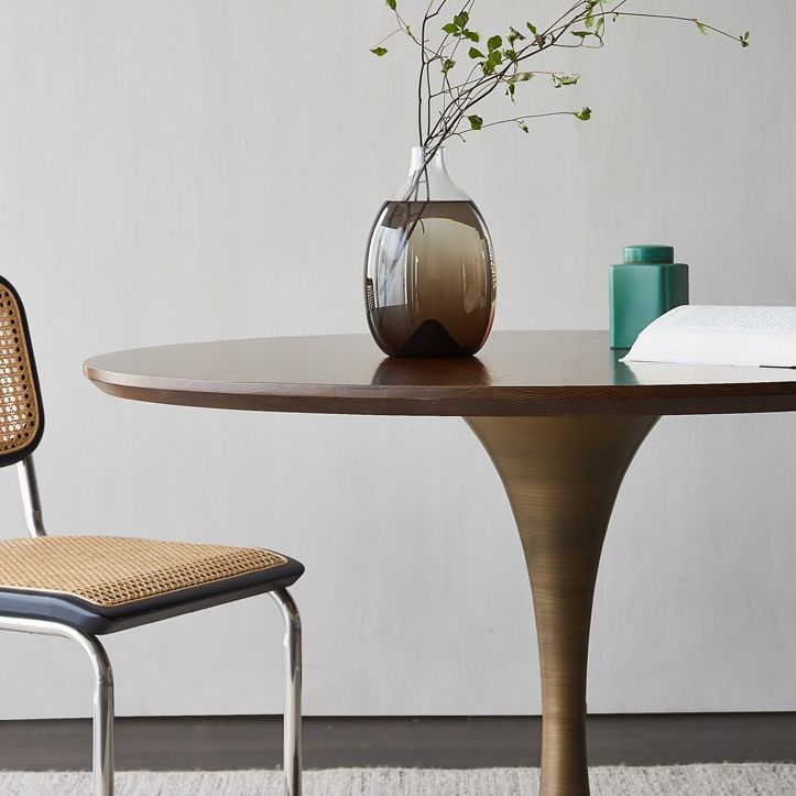 Round Tulip Base Dinette Table Traditional Luxury Dining Room Table for Home Clearhalo ' dining_table' 'Dining Tables & Seating' 'Dining Tables' 'furn' 'furn_dining_table' 'Furniture' 'furniture_dining_table' 'Kitchen & Dining Furniture' 'kitchen&dining_furn' 'kitchen' 'kitchen_dining_table' 1200x1200_f9f443d7-9753-4644-816c-156a66b4e574
