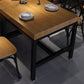 Table de bois en pin industriel pour table à manger au restaurant avec base de chevalet en noir