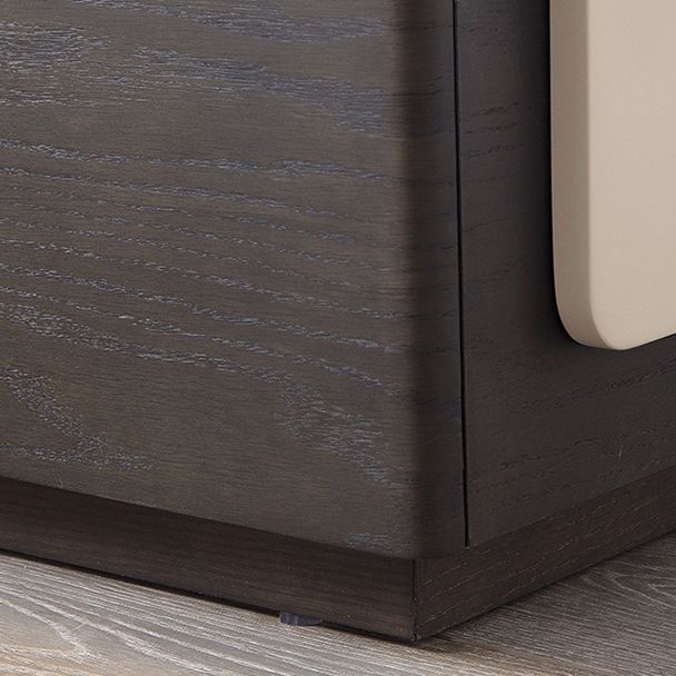 エンジニアリングされた木材ベッドサイドキャビネットモダンベッドナイトスタンドは引き出し付きです