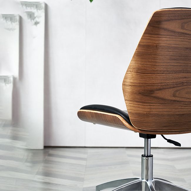 Sedia da scrivania moderna sedia conferenza in pelle sedia a metà retro con ruote