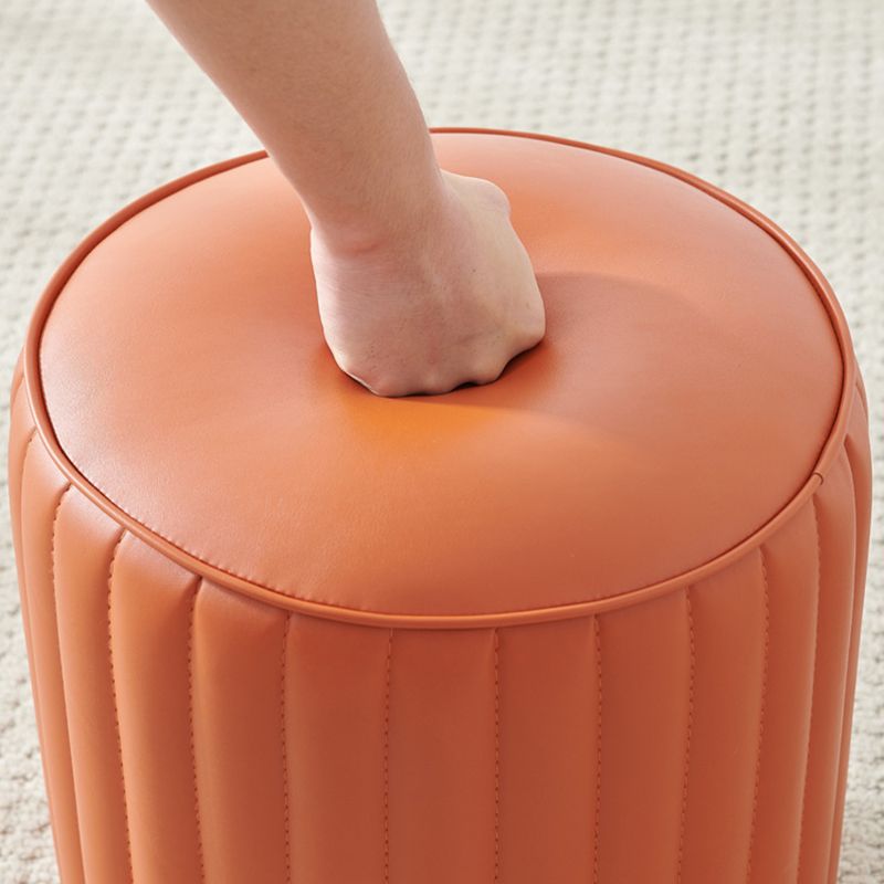 Pouf contemporaneo resistente all'acqua rotonda in pelle arancione ottomana