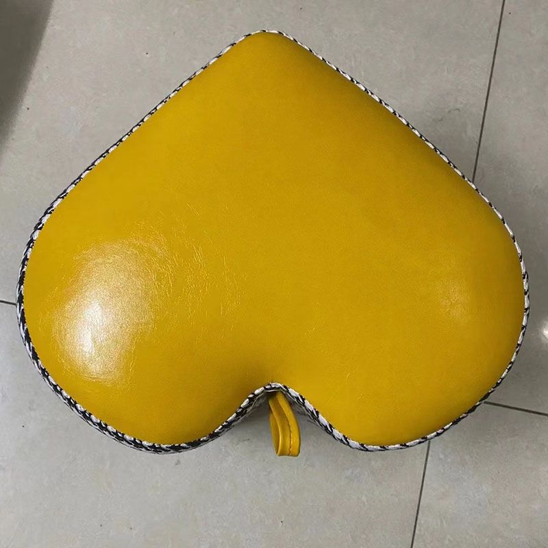 Fabric Standard Stool Modern Style Simple Heart-shaped Stool Clearhalo 'furn' 'furn_ottomans_poufs' 'Furniture' 'Living Room Furniture' 'Ottomans & Poufs' 'ottomans_poufs' 1200x1200_fa20f8bc-f2a5-4b43-b4aa-27797a069aa9