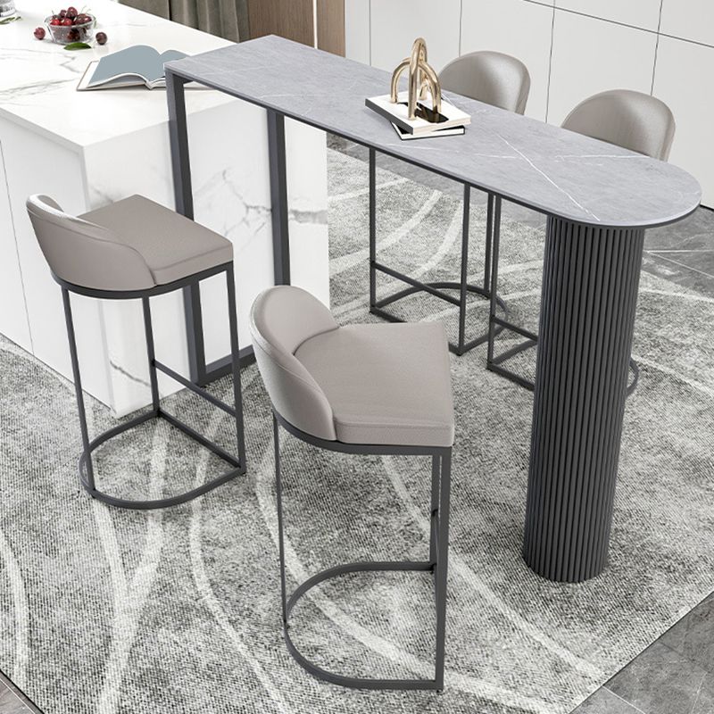 Sgabelli da pranzo glam a bracciale bassista.