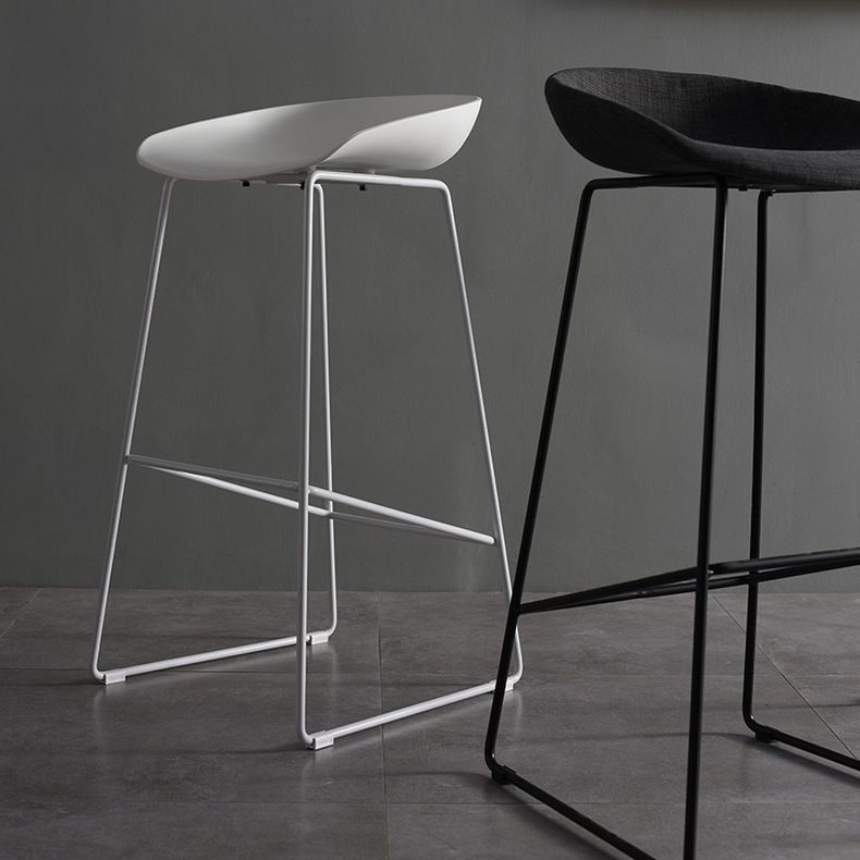 Modern Style Iron Bar Stool with Footrest Coffee Shop Casual Bar Stool Clearhalo 'Bar Furniture' 'Bar Stools' 'bar_stools' 'furn' 'furn_bar_stools' 'furniture_bar_stools' 'Kitchen & Dining Furniture' 'kitchen&dining_furn' 'kitchen' 'kitchen_furn' Furniture' 1200x1200_fa4f2b3d-2dba-4e0f-a17b-7e56388a2299