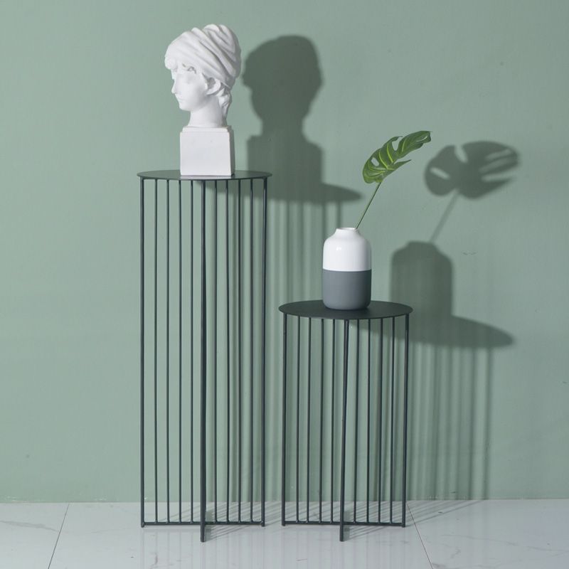 Mid-Century Modern Round Iron End Table Dia 11.81" Pedestal Side Table Clearhalo 'Coffee & Accent Tables' 'End & Side Tables' 'end_side_tables' 'furn' 'furn_end_side_tables' 'Furniture' 'Living Room Furniture' 1200x1200_fa5f4459-e688-42f1-a837-b232685c9999