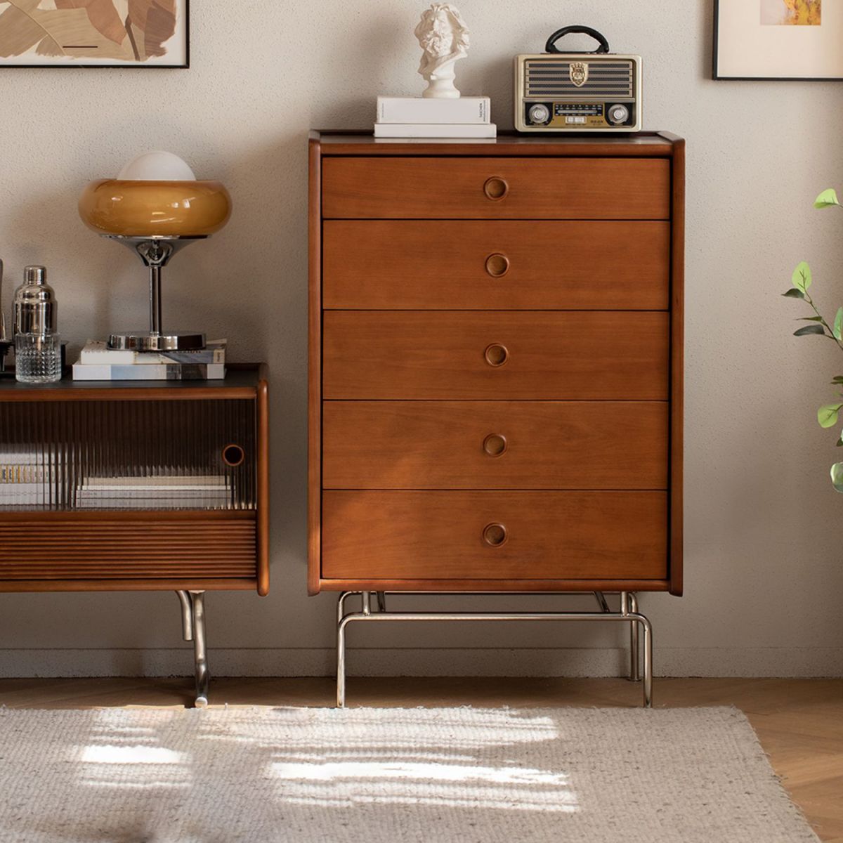 Coffre d'accent carré de poitrine moderne et contemporain en finition antique