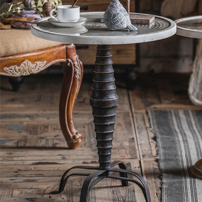 Tavolino in legno in legno di campagna francese tavolo da base di ferro in difficoltà