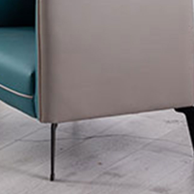 スカンジナビアのフェイクレザーリビングルーム用の正方形の腕を持つタイトなバックソファ