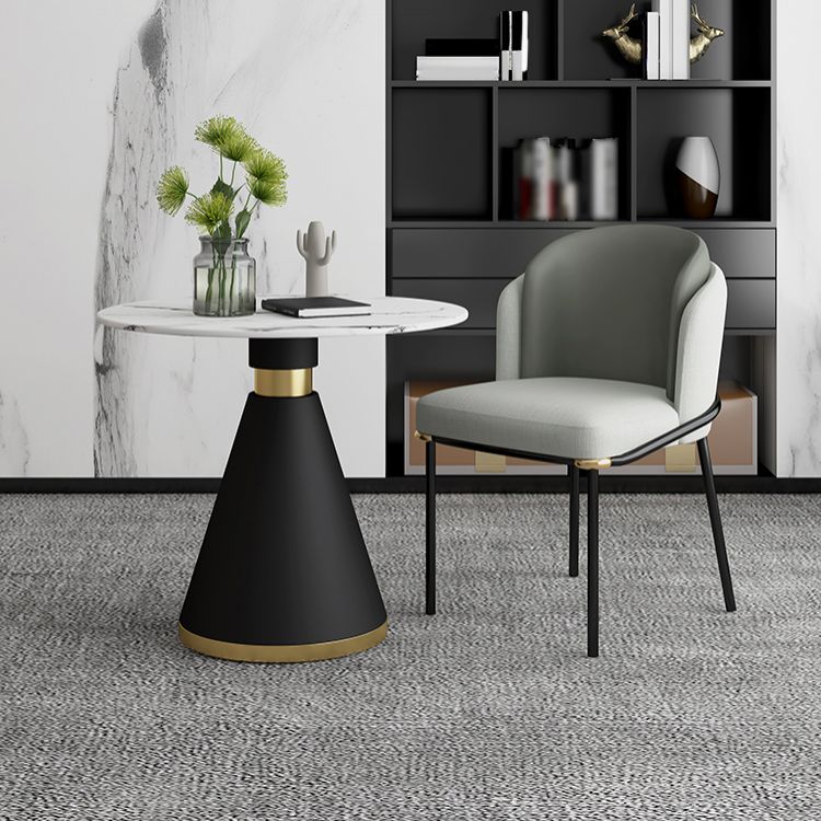 Mesa de comedor redonda contemporánea de metal mesa de piedra sinterizada con pedestal negro