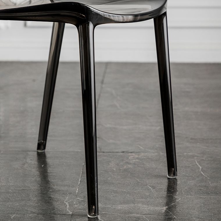 Eetkamer armloze eetkamerstoel plastic stapel zijkant