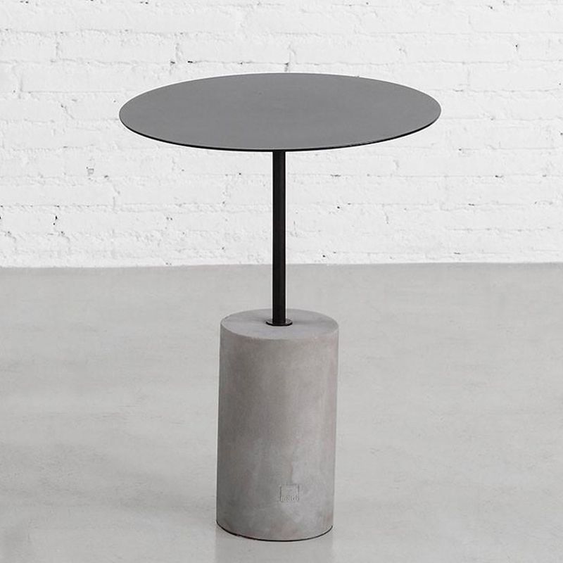 TABELLA ROUND ENTERNO CONTEMPOURANTE 23.62 "Tallo di snack laterale di piede.