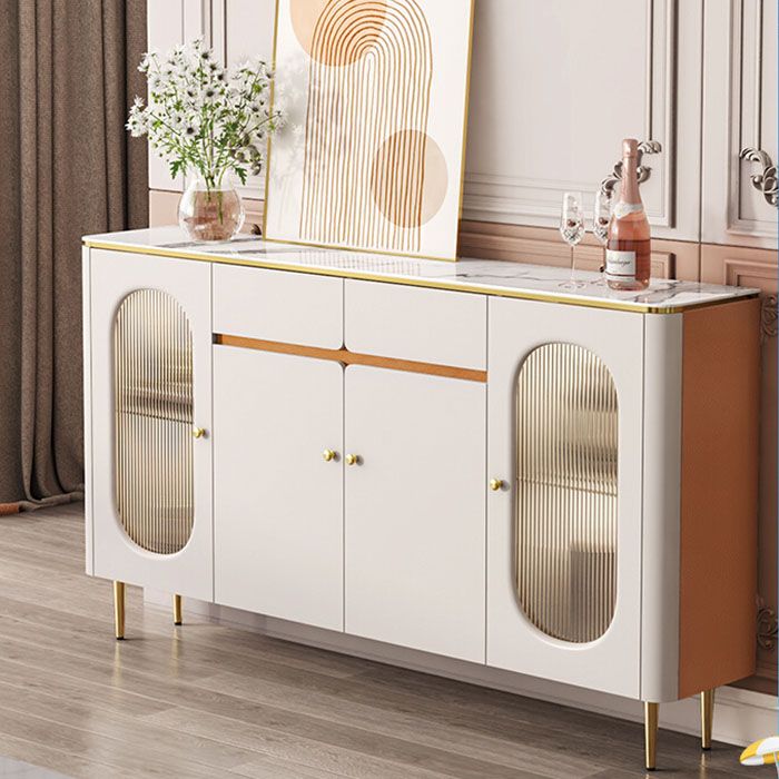 Sideboard di pietra in pietra glam bianca con porta per la cucina
