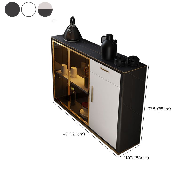 Tavolo di sideboard glam con cassetti in pietra e server da pranzo in legno