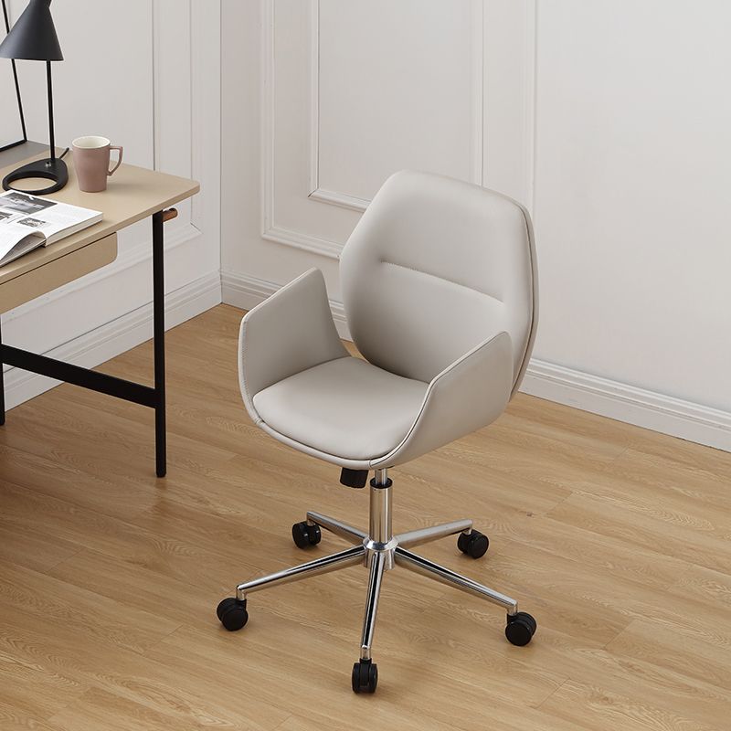 Chaise sans bras chaise pivotante de hauteur réglable en cuir avec roues