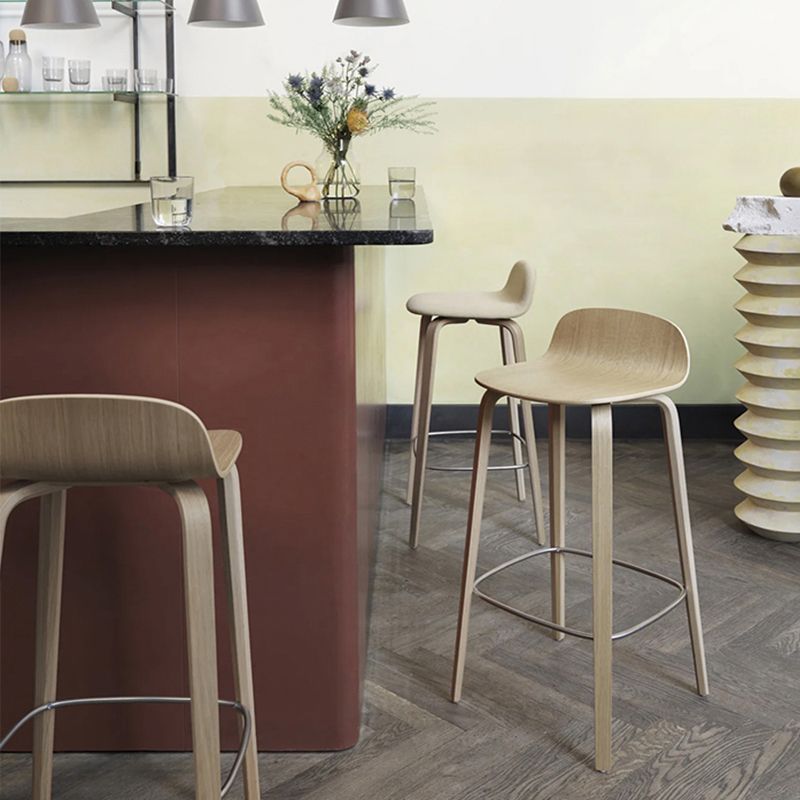 Tabouret de comptoir à dos de dossier moderne en bois tabouret de bar de café avec siège en bois et pédale
