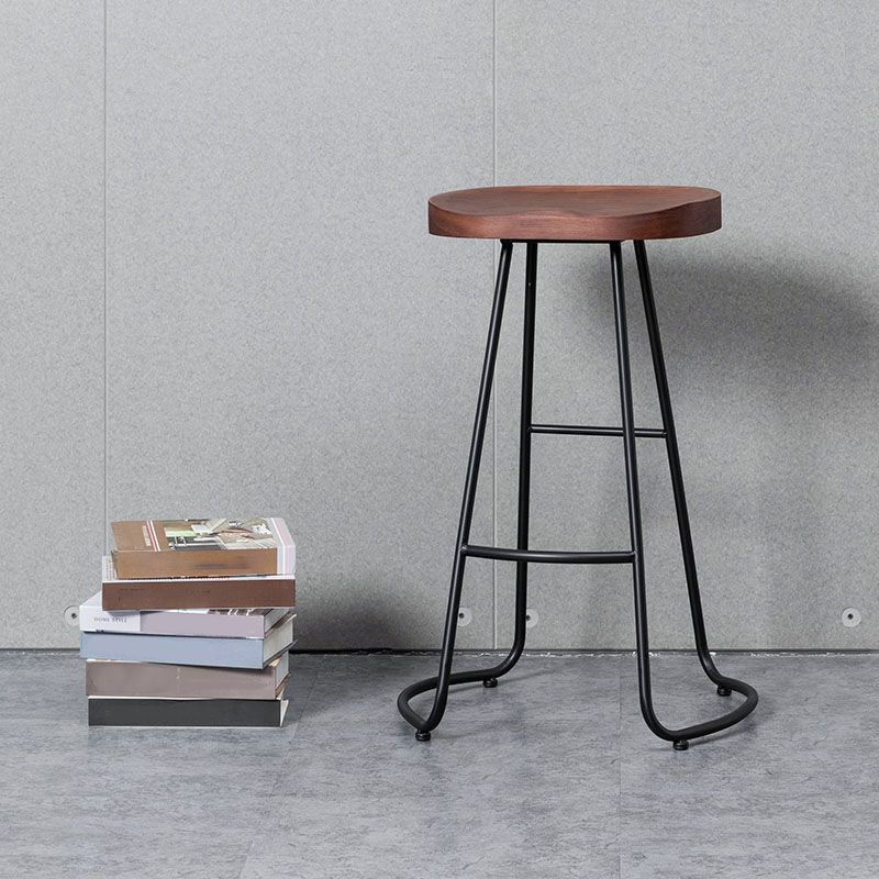 Modern Style Iron Bar Stool with Footrest Dining Room Solid Wood Bar Stool 30 Inches Clearhalo 'Bar Furniture' 'Bar Stools' 'bar_stools' 'furn' 'furn_bar_stools' 'furniture_bar_stools' 'Kitchen & Dining Furniture' 'kitchen&dining_furn' 'kitchen' 'kitchen_furn' Furniture' 1200x1200_fc7c6542-3637-4d4d-b9fb-db8ea60c2040