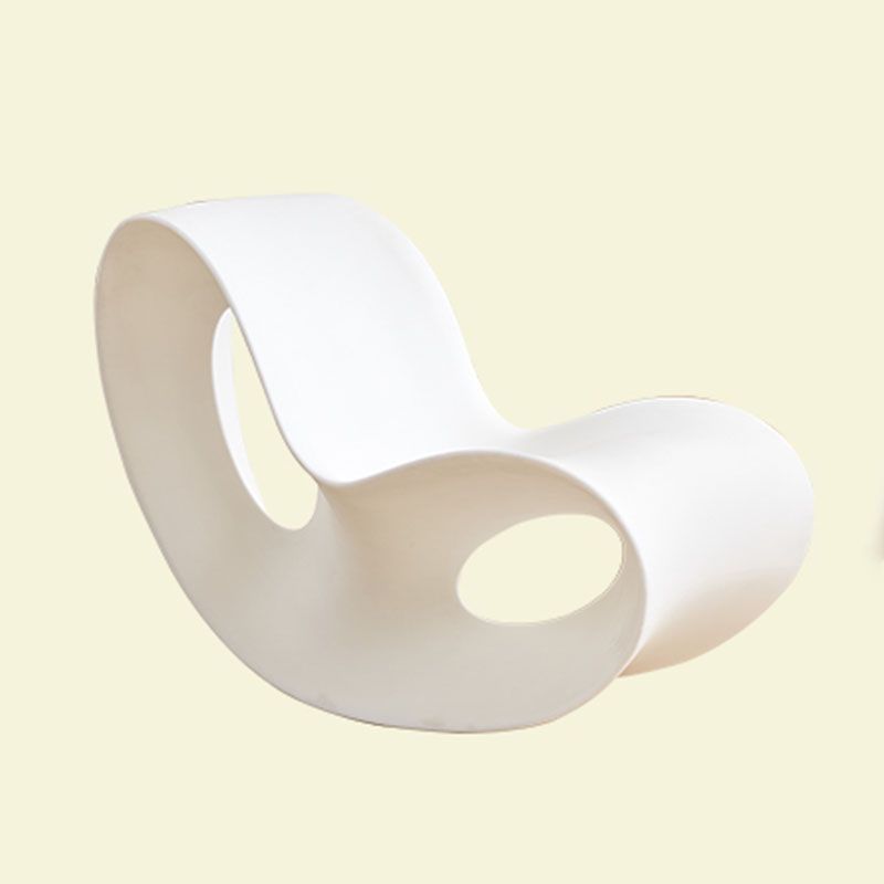 Chaise à bascule contemporaine chaise à bascule en acrylique de couleur solide sans accoudoir