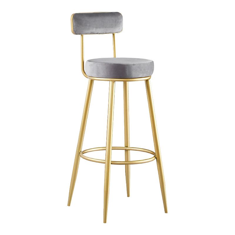 Taburete de bar de metal Glam con respaldo de tela y base dorada