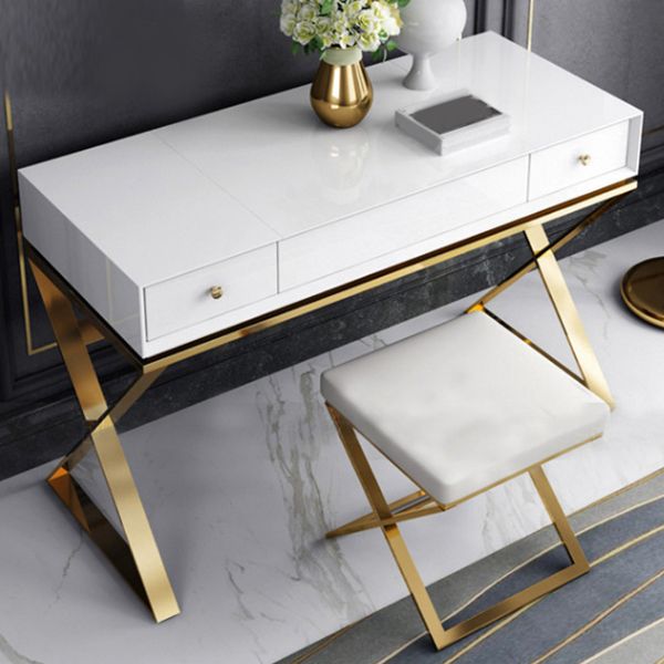 Specchio bianco e cassetti includevano set da tavolo da toeletta glam vanità