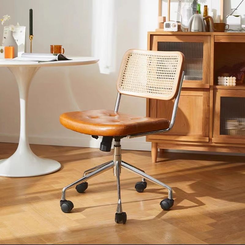 Modern Style Swivel Chair Low Back Home Office Chair with Wheels Clearhalo 'furn' 'furn_office_chair' 'Furniture' 'Office Chairs' 'Office Furniture' 'office_chair' 1200x1200_fcf4d818-f97b-4757-8819-3f2544de7eed