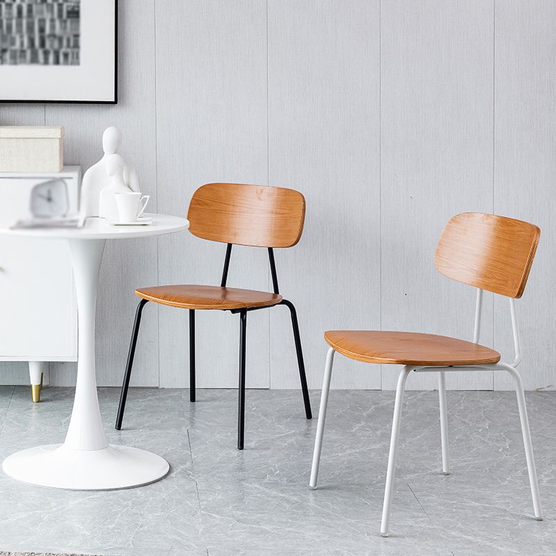 Silla de comedor de estilo moderno silla lateral de madera con base de metal