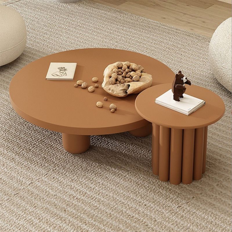 Mesa de centro individual redonda de madera maciza con pedestal contemporáneo/4 patas