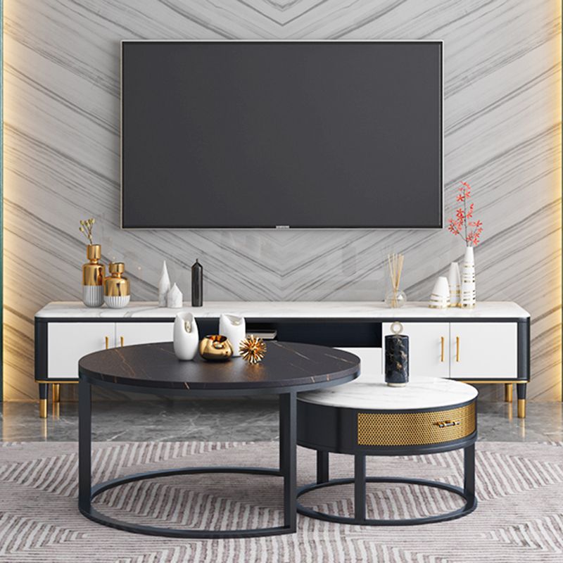 Glam Style TV Stand Stone White Color Open Rangement TV Console avec étagères