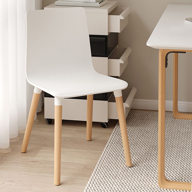 Zeitgenössischer offener Esstuhl Holzseitenstuhl für Esszimmer