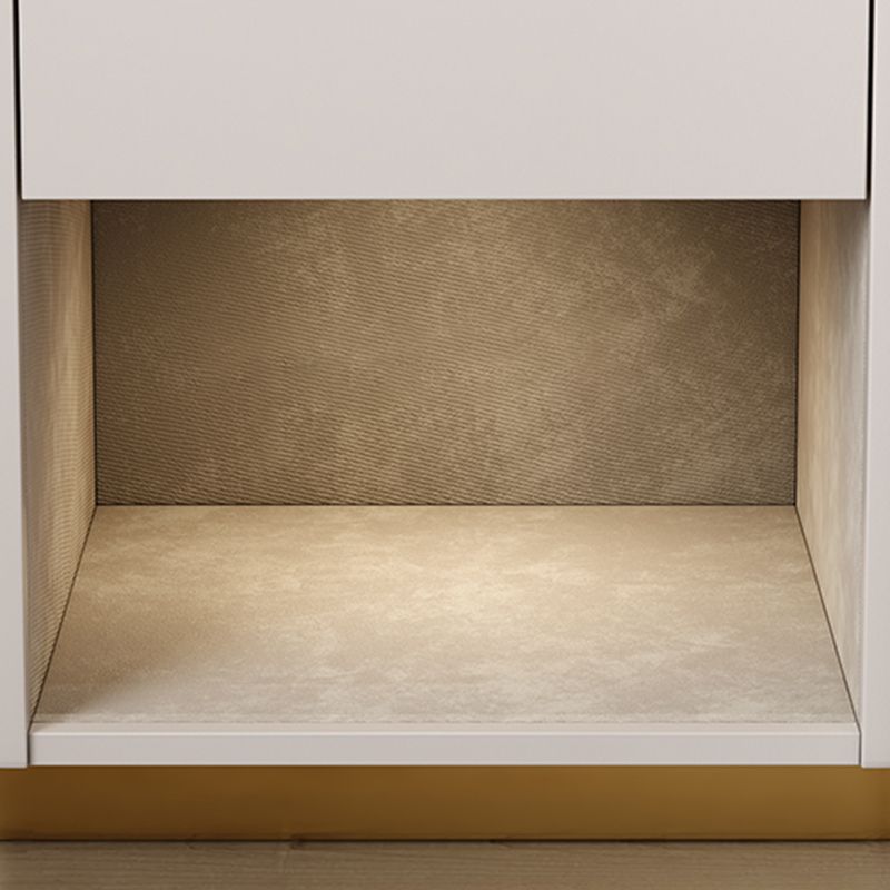 Moderna de madera maciza y cajón nocturno de pizarra.