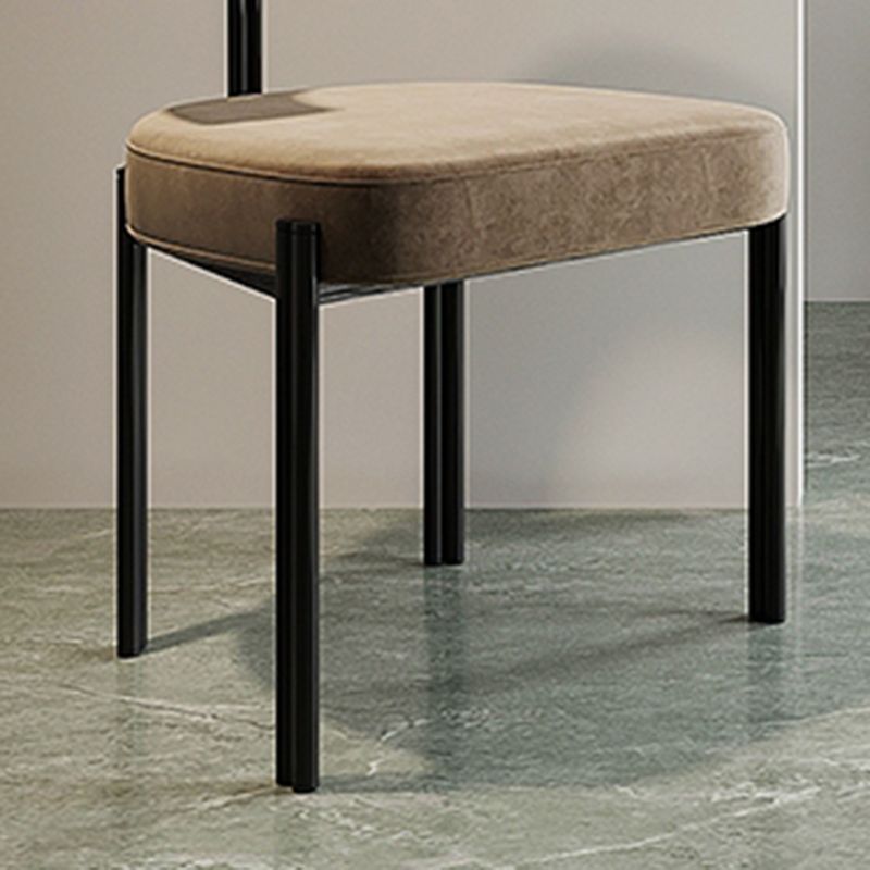 Moderne eenvoudige metalen zijstoel gestoffeerde eetkamerstoelen voor thuisgebruik